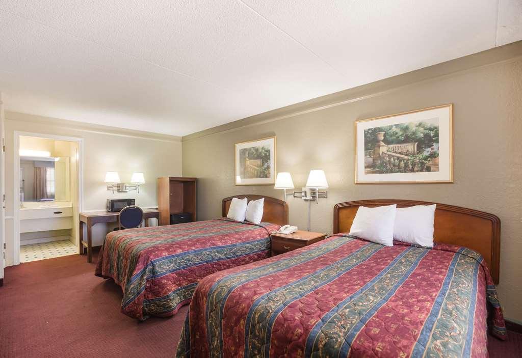 Bhagat Hotels Stone Mountain Atlanta BW Signature Collection タッカー 部屋 写真